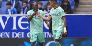 Etta Eyong celebra un gol con el Levante.
