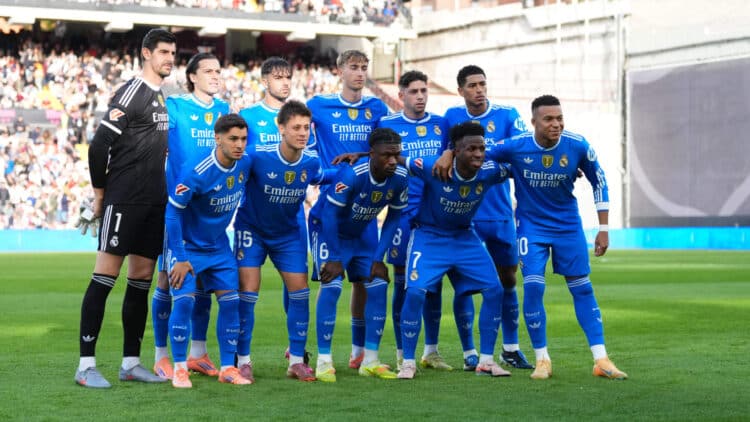 Real Madrid plantilla vestuario once alineación oficial elche