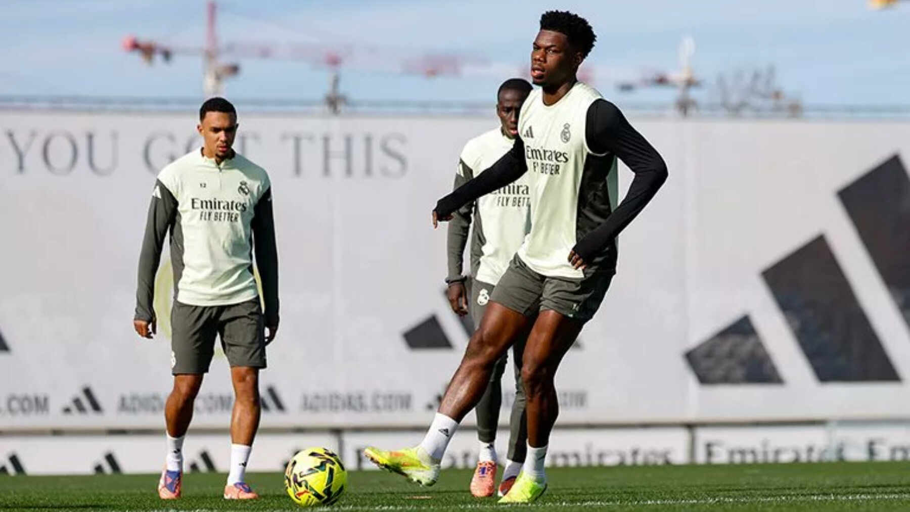 Tchouaméni Real Madrid entrenamiento elche