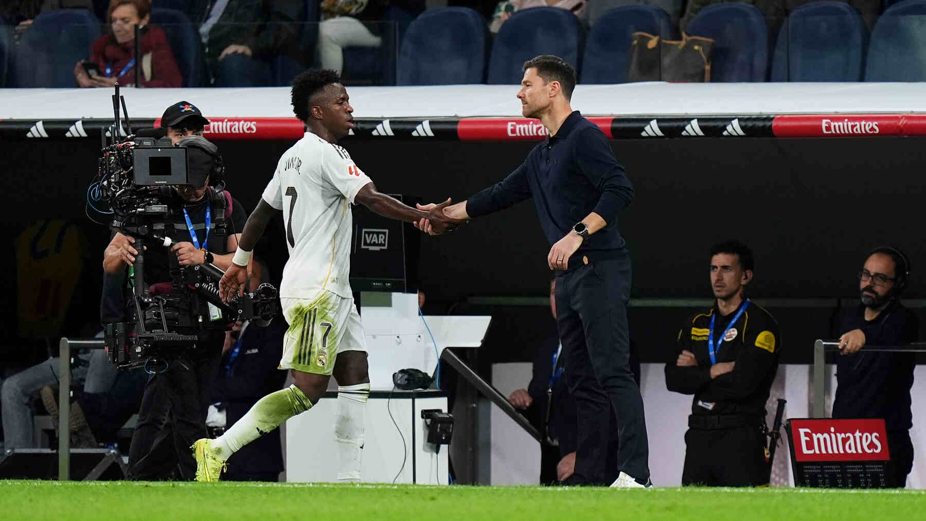 Vinicius Real Madrid Valencia Xabi Alonso