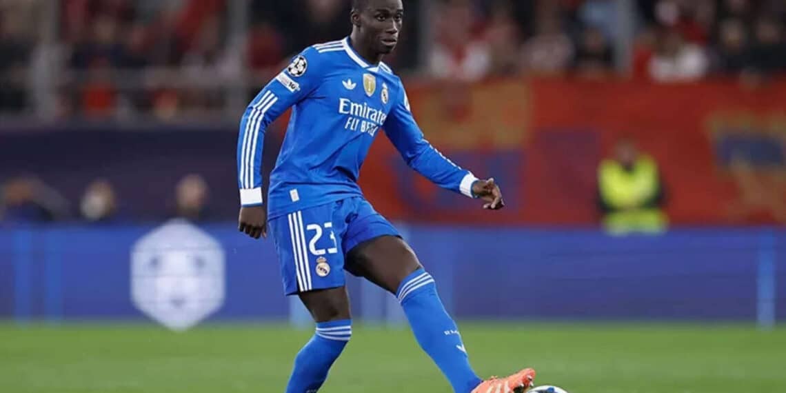 Ferland Mendy con el Real Madrid ante Olympiacos