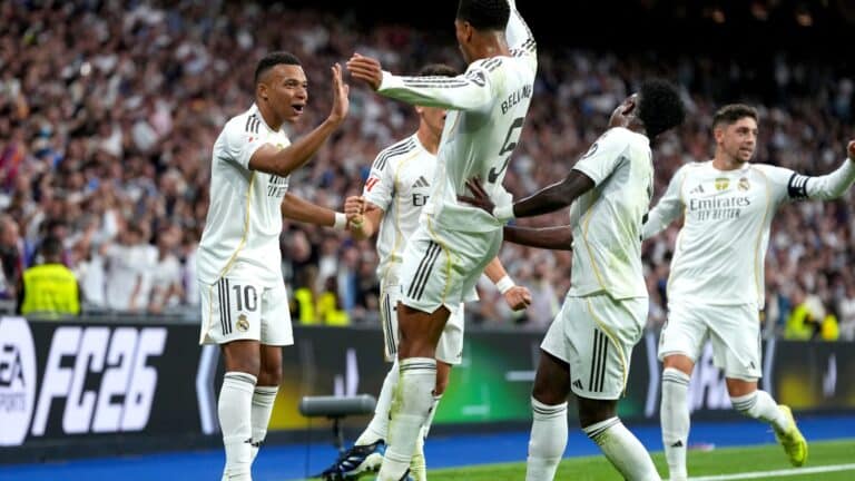 El Real Madrid celebra uno de los goles ante el FCB