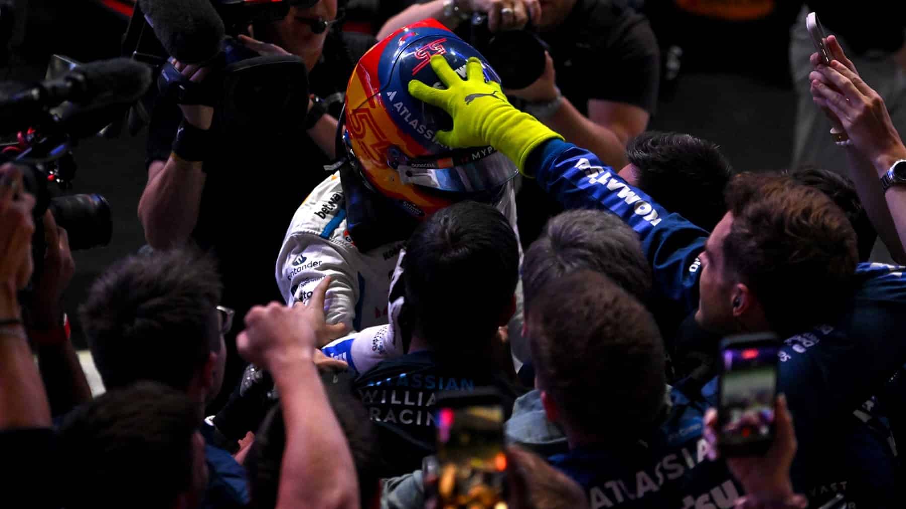 Sainz página histórica épica noche en Qatar