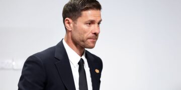 Xabi Alonso derecha