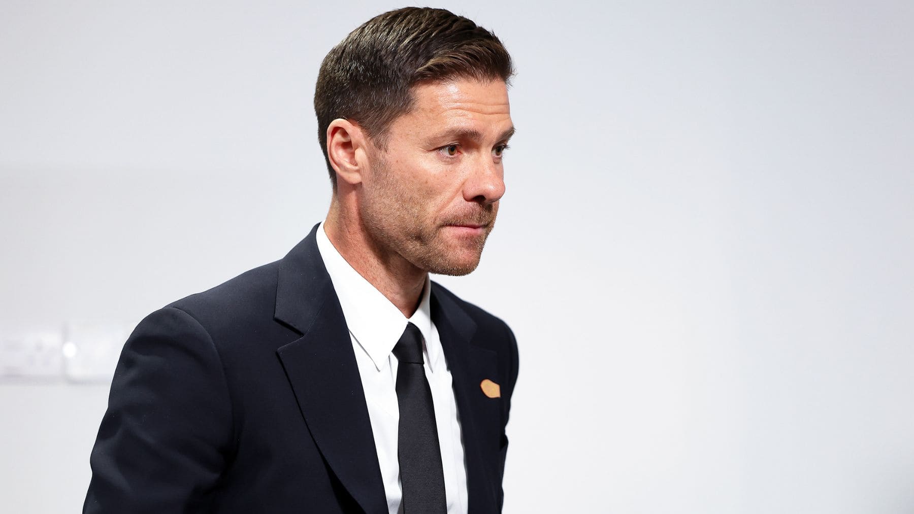 Xabi Alonso derecha