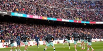 Los jugadores del Athletic, calentando en el Camp Nou.