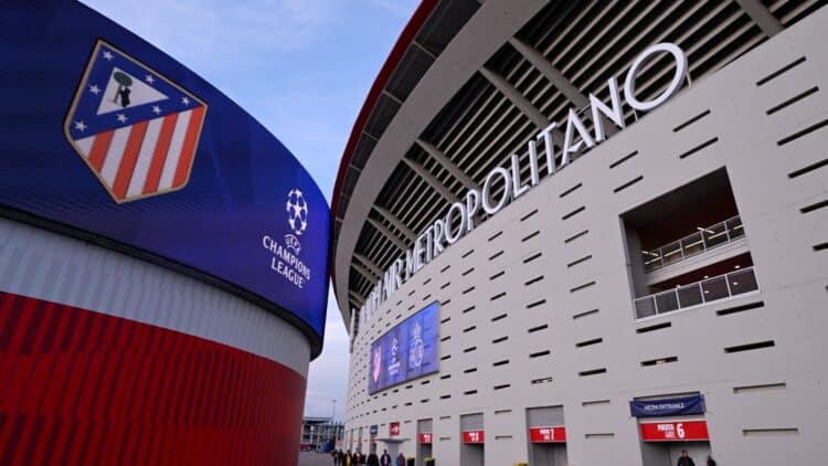 Imagen del escudo del Atlético en el Metropolitano.