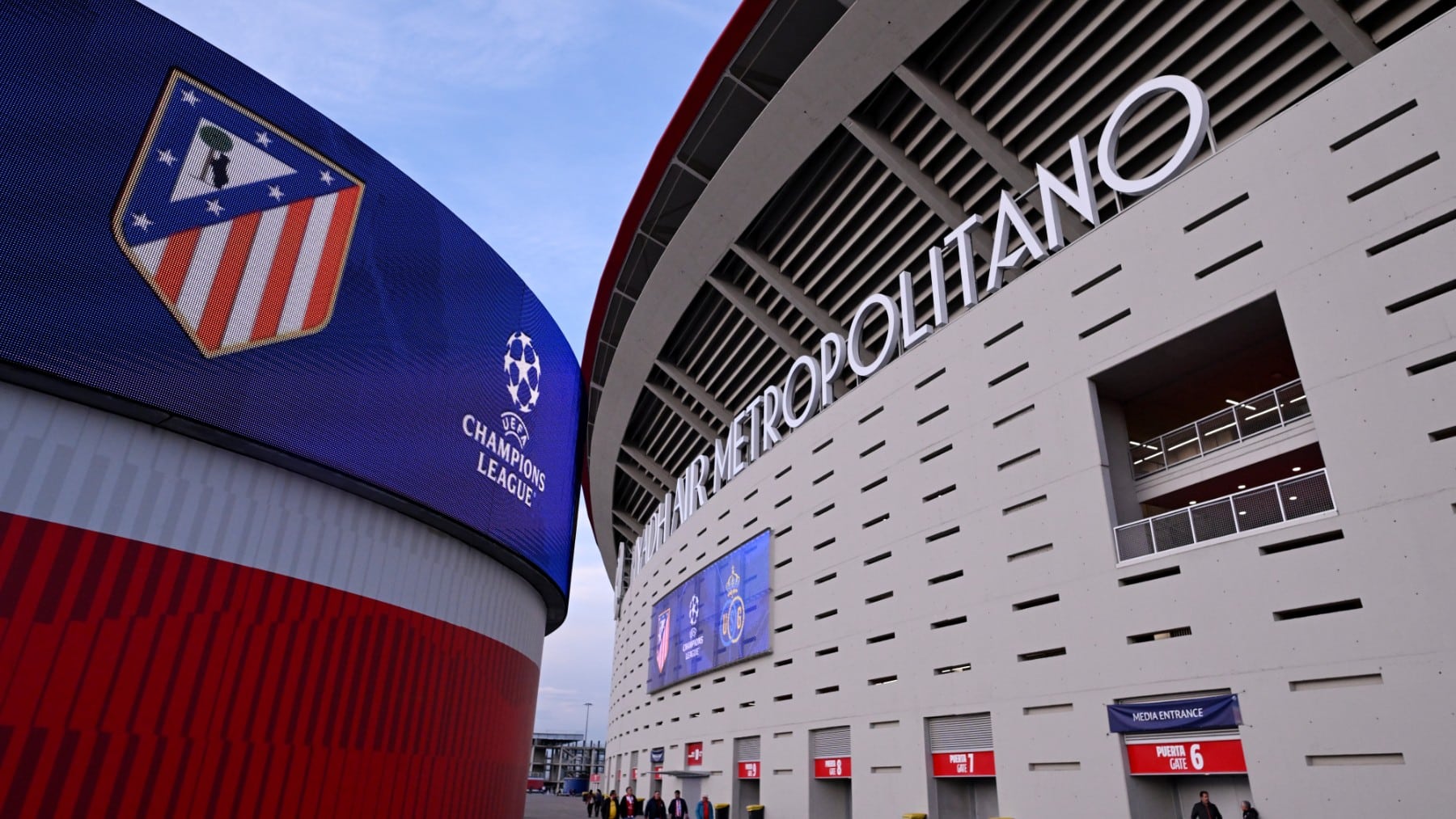 Imagen del escudo del Atlético en el Metropolitano.