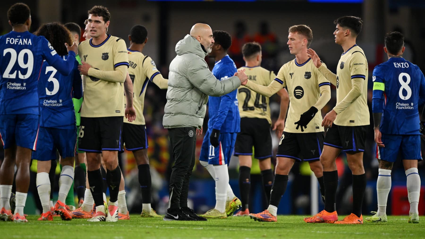 Los jugadores del Barça, tras el partido ante el Chelsea.