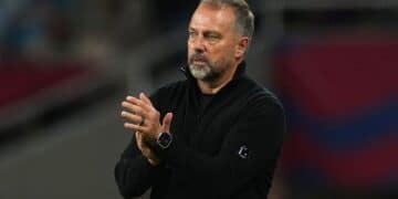 Hansi Flick, durante el partido contra el Elche.