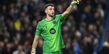 Joan García, en un partido con el Barcelona.