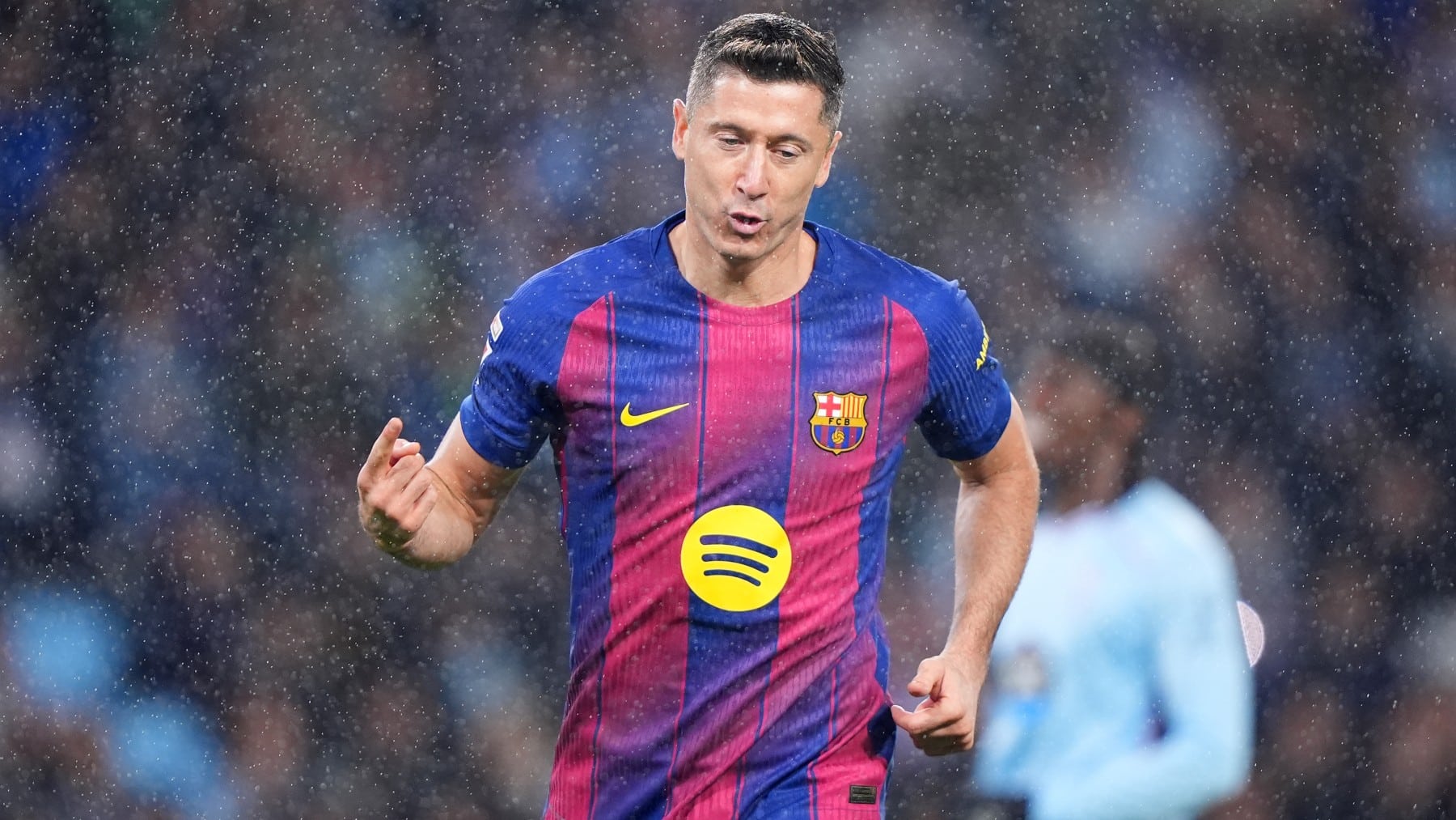 Lewandowski celebra uno de sus goles ante el Celta.