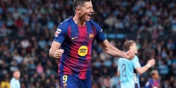 Lewandowski celebra un gol en el Celta - Barcelona.