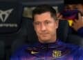 Lewandowski, en el banquillo con el Barça.