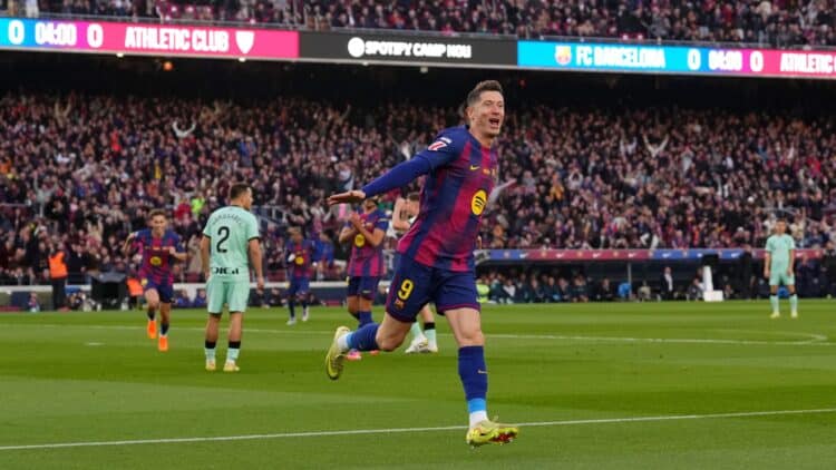 Lewandowski celebra su gol en el Barcelona - Athletic.