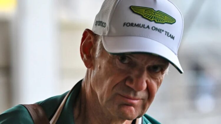 Newey mando absoluto aston martin
