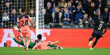 Szczesny, encajando un gol en el Brujas-Barcelona.