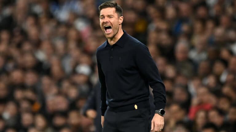 Xabi Alonso laterales