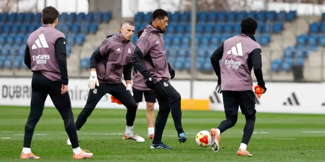 Entrenamiento Real Madrid Talavera de la Reina Mbappé Valverde