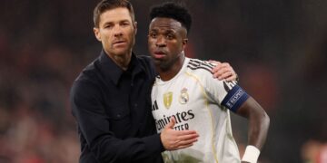 Xabi Alonso vestuario roto