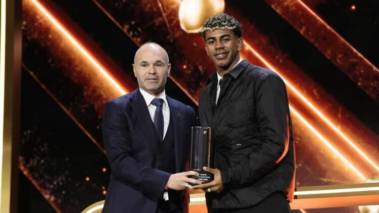 Lamine Yamal Globe Soccer