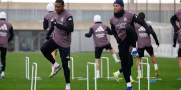 Real Madrid entrenamiento Levante Arbeloa Mbappé