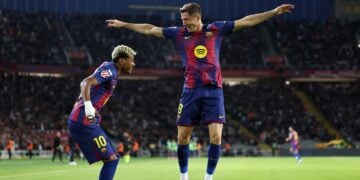 Lamine Yamal y Robert Lewandowski