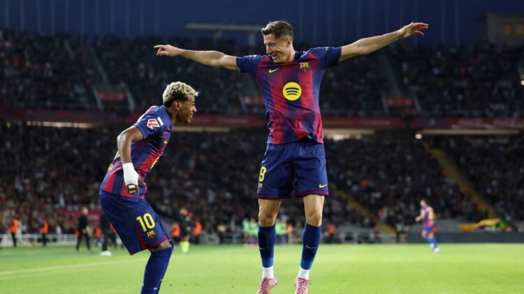 Lamine Yamal y Robert Lewandowski